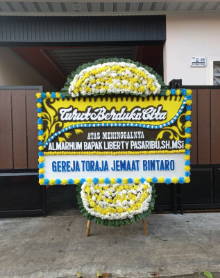 Papan Bunga Duka di Kandang Mas