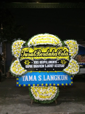 Papan Bunga Duka di Kandang Mas